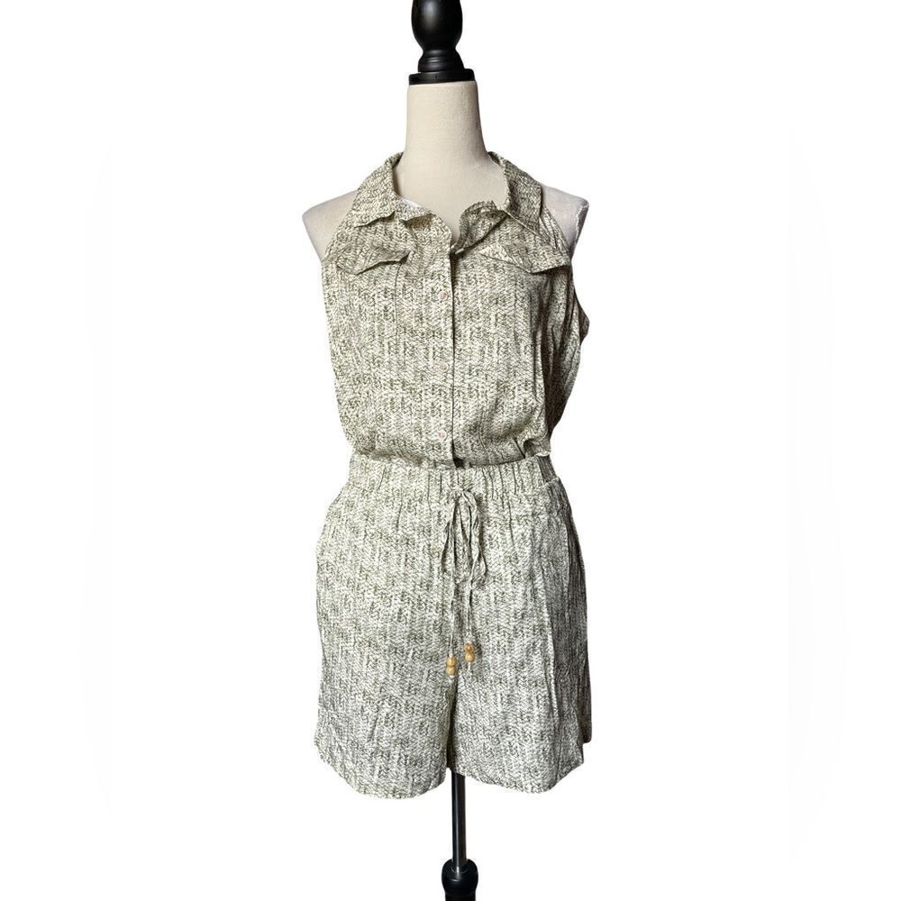 Rose + Olive NWT Green & Ivory Lightweight Two Piece Set (Size: M)
